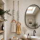 Porta-Toalhas Decorativo com Contas e Argola de Madeira – Estilo Boho para Banheiro e Cozinha